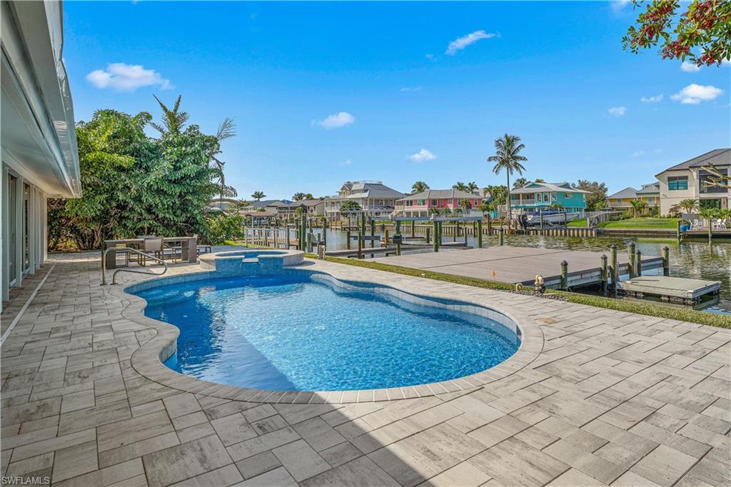 SIESTA ISLES - Residential