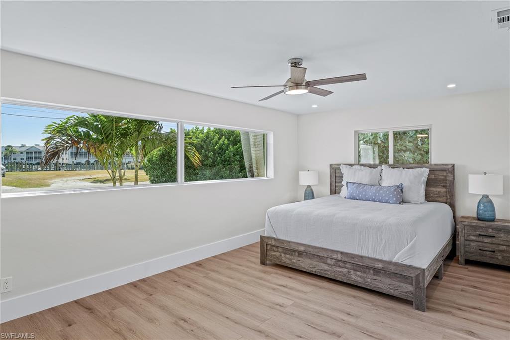 SIESTA ISLES - Residential