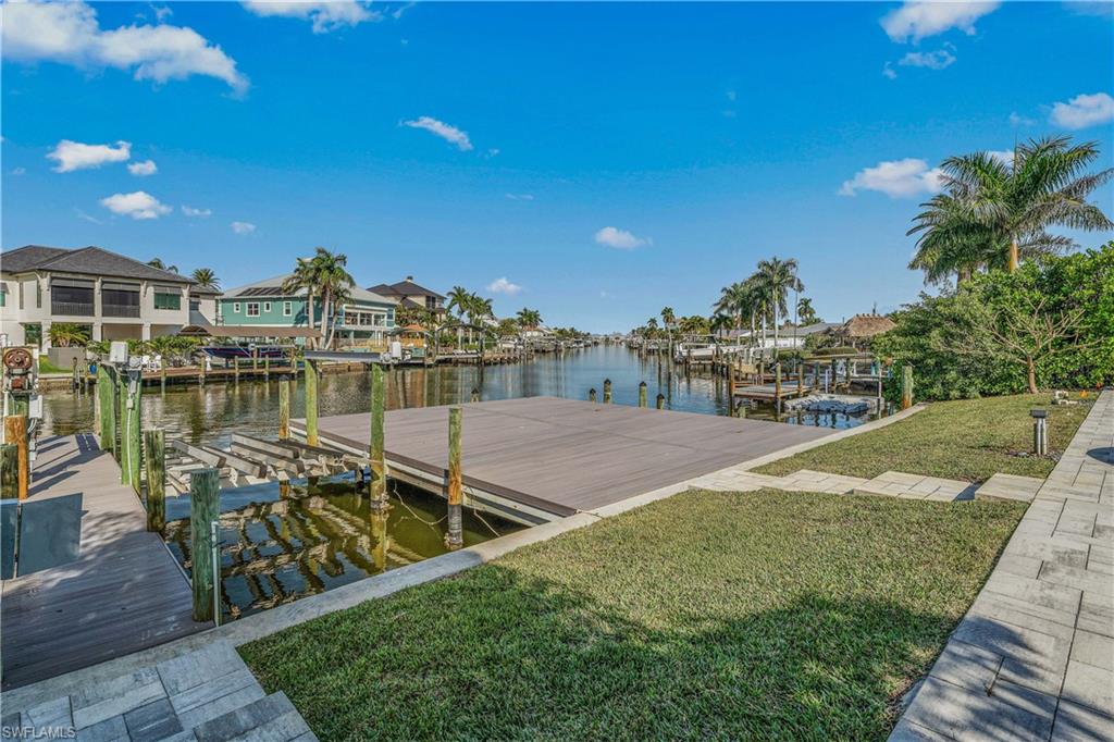 SIESTA ISLES - Residential