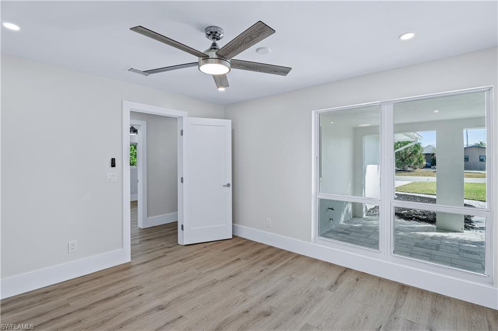 SIESTA ISLES - Residential