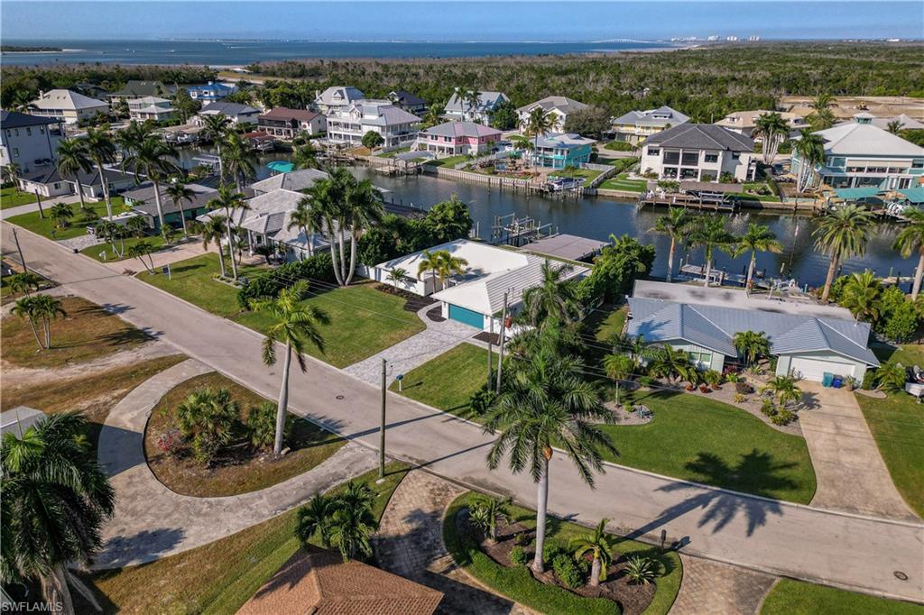 SIESTA ISLES - Residential