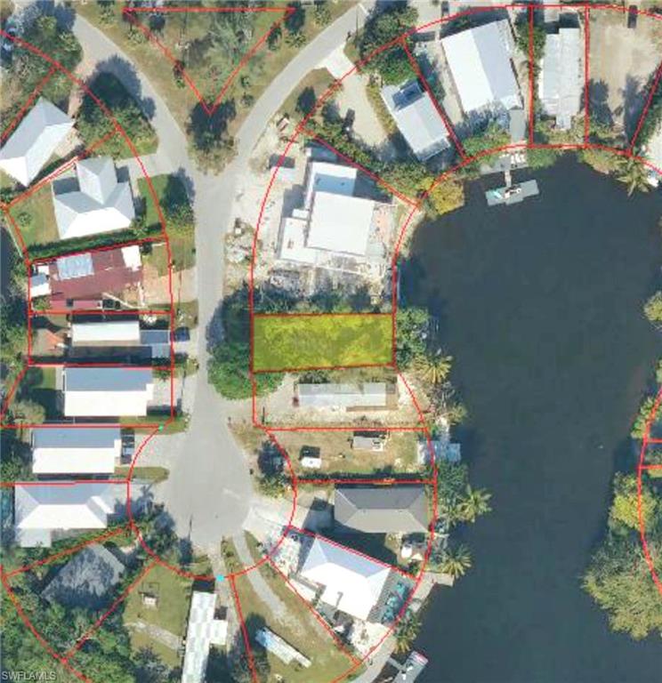 LAKE KELLY - Residential