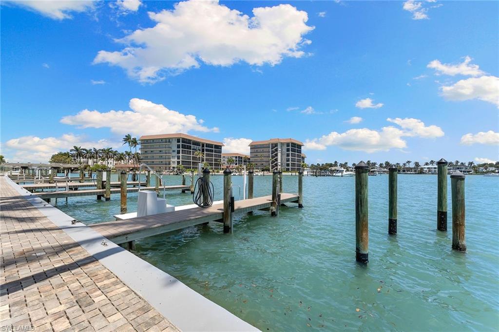 2850 Gulf Shore BLVD N 304
