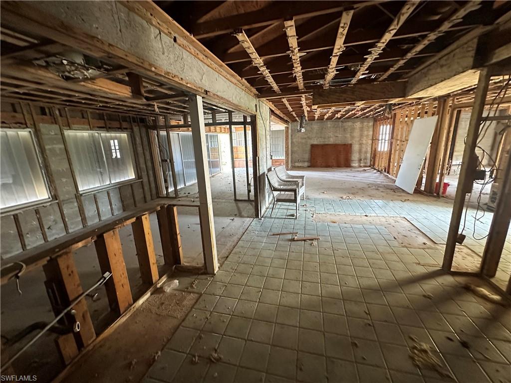 FAIRVIEW ISLES - Residential