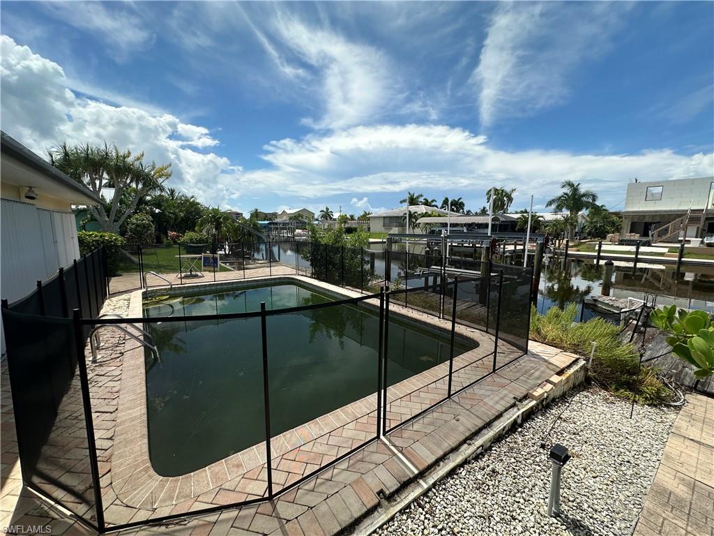 FAIRVIEW ISLES - Residential