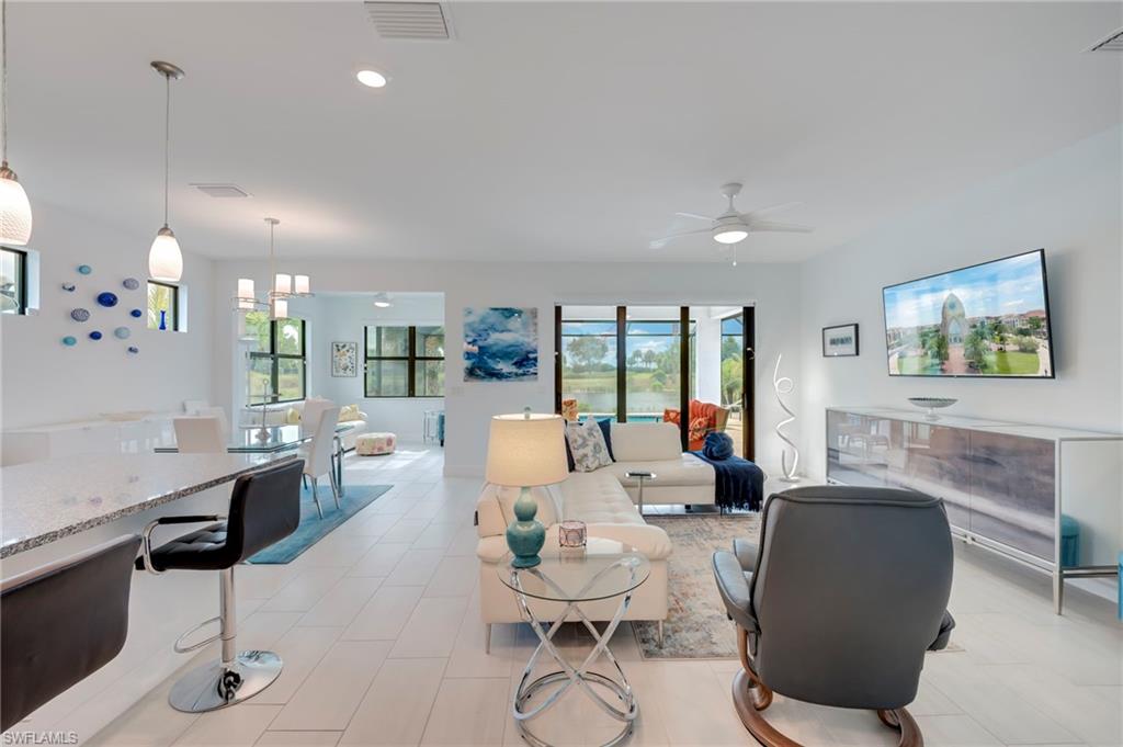 6522 Holiman WAY