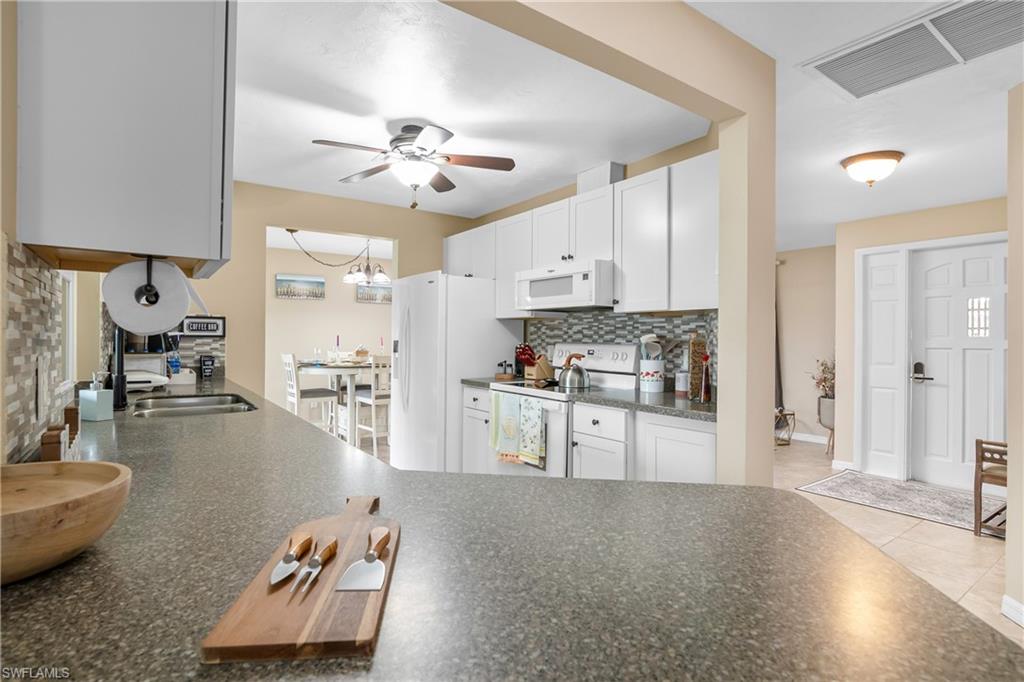 CAPE CORAL - Residential Lease