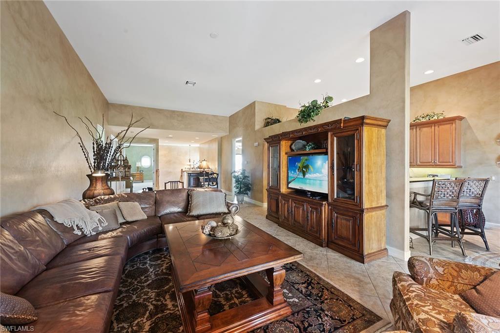 TRIANA - Residential