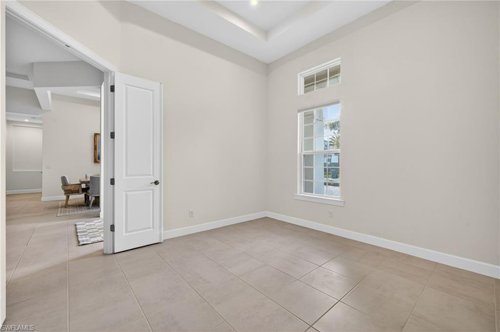 ESPLANADE LAKE CLUB - Residential