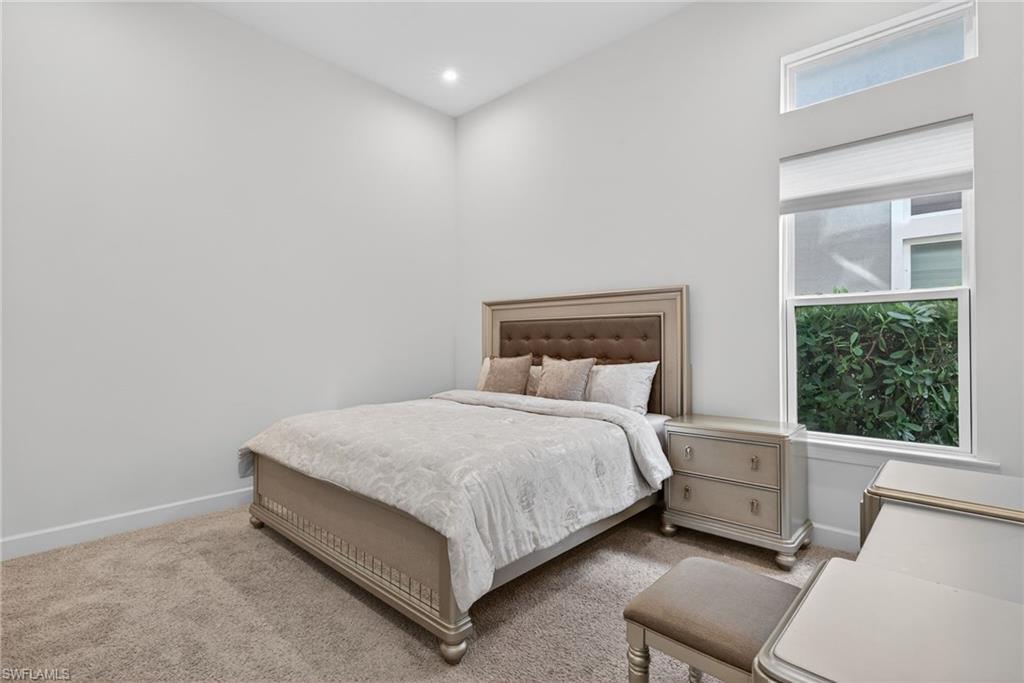 ESPLANADE LAKE CLUB - Residential