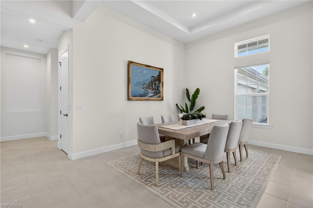 ESPLANADE LAKE CLUB - Residential