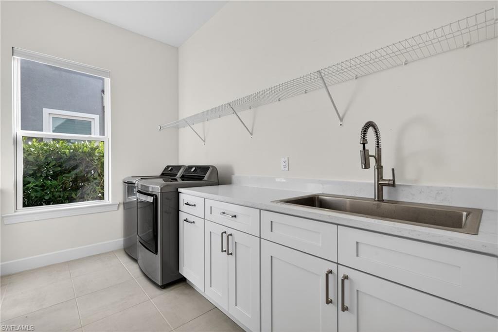 ESPLANADE LAKE CLUB - Residential