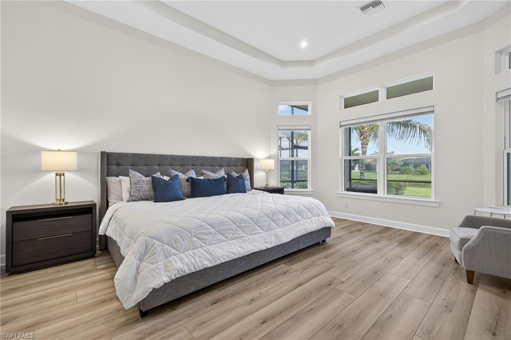 ESPLANADE LAKE CLUB - Residential