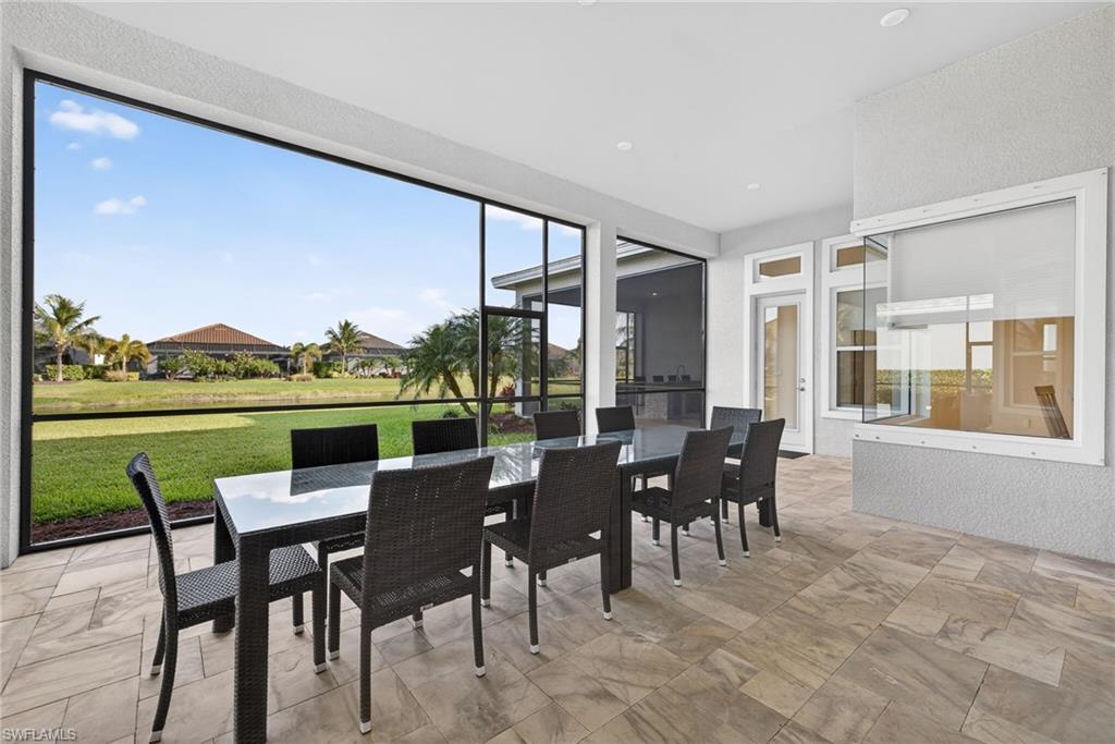 ESPLANADE LAKE CLUB - Residential