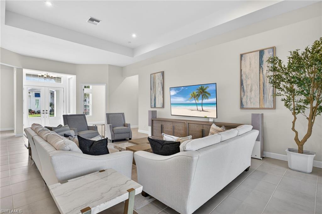 ESPLANADE LAKE CLUB - Residential