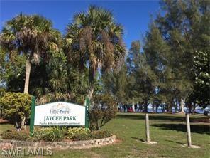 PARADISE POINT - Residential