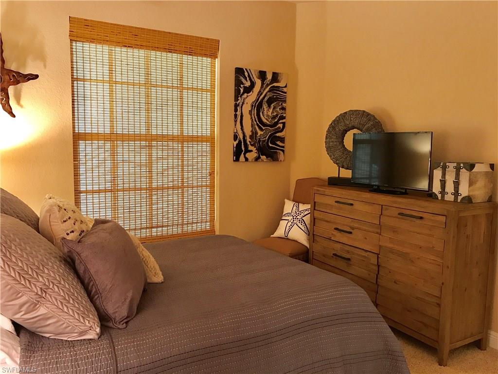 PARADISE POINT - Residential