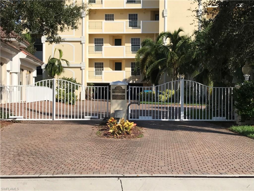 PARADISE POINT - Residential