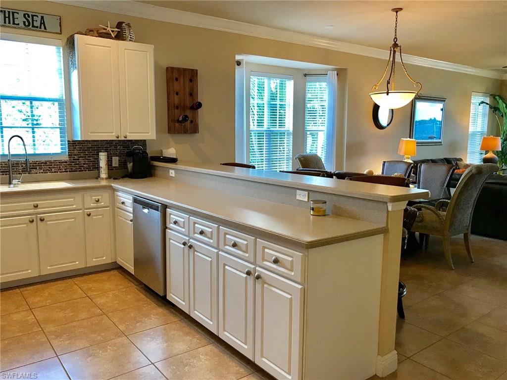 PARADISE POINT - Residential