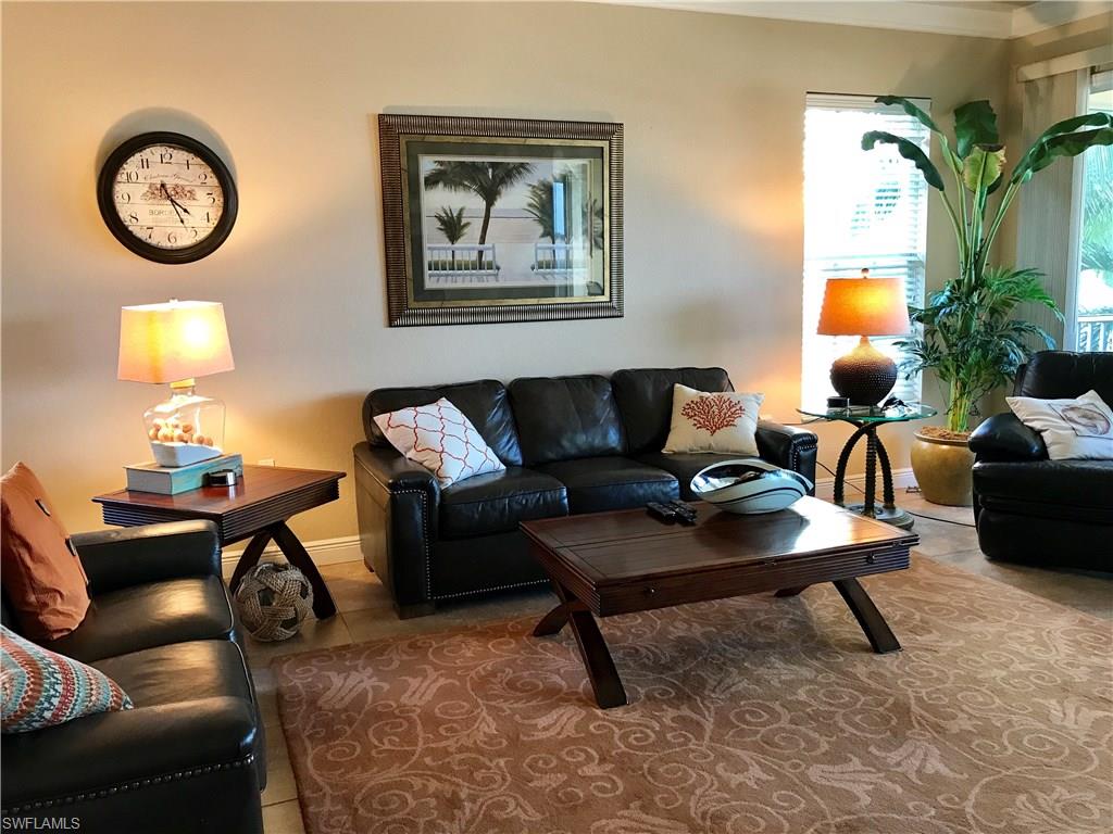 PARADISE POINT - Residential