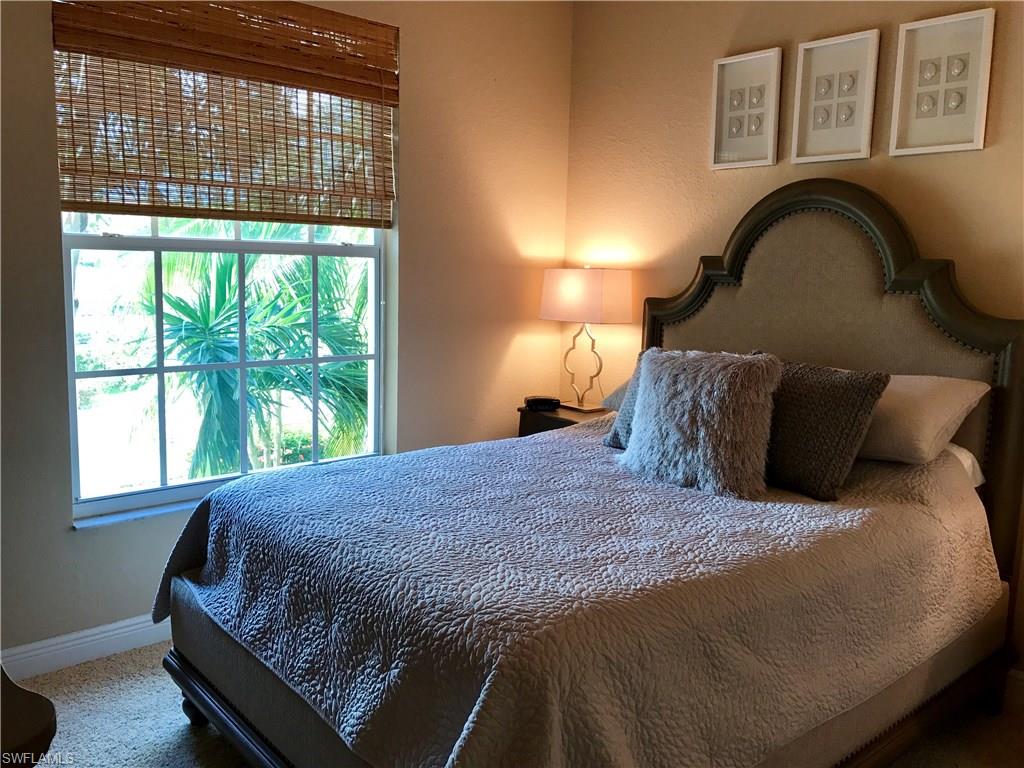 PARADISE POINT - Residential