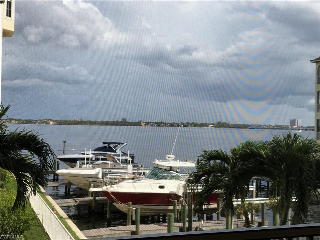 PARADISE POINT - Residential