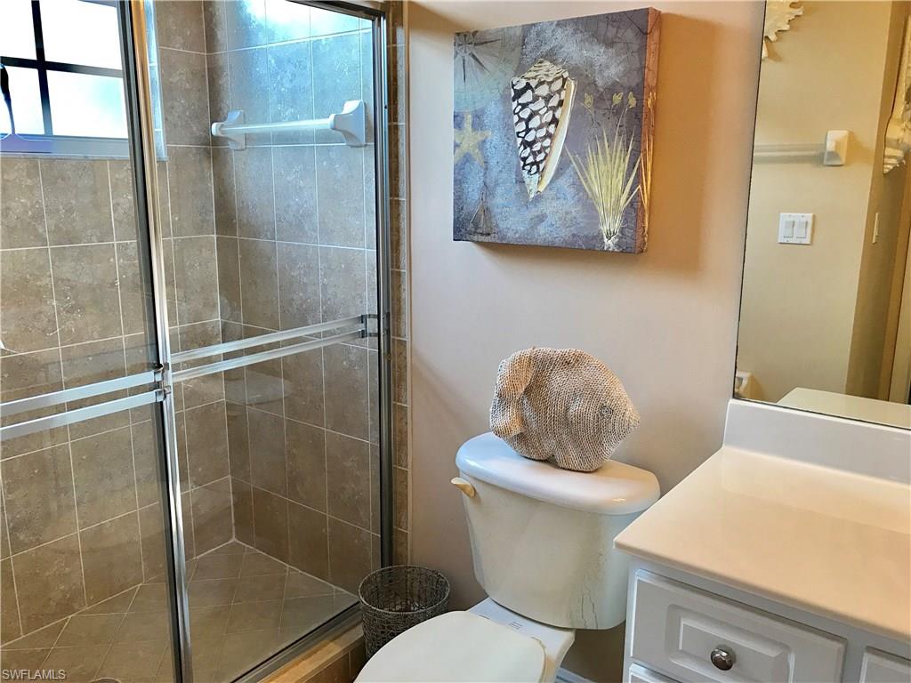 PARADISE POINT - Residential