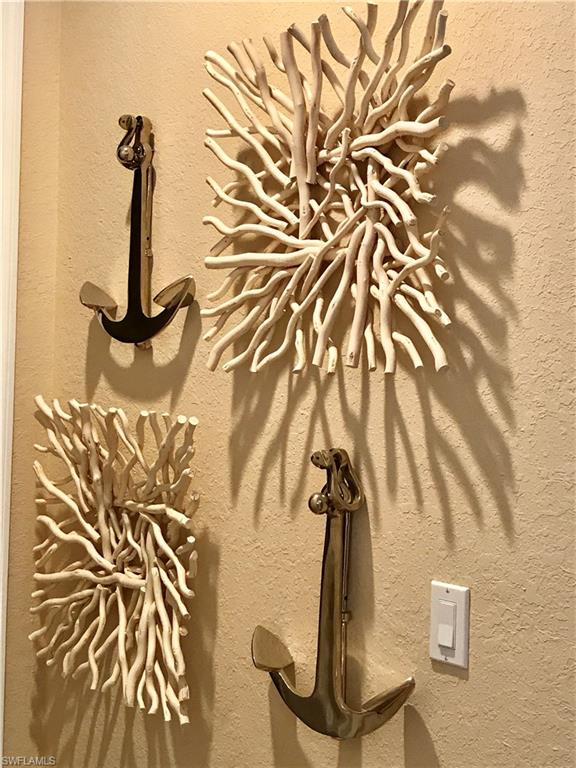 PARADISE POINT - Residential