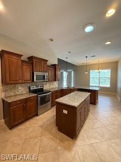 13502 Loreo CT