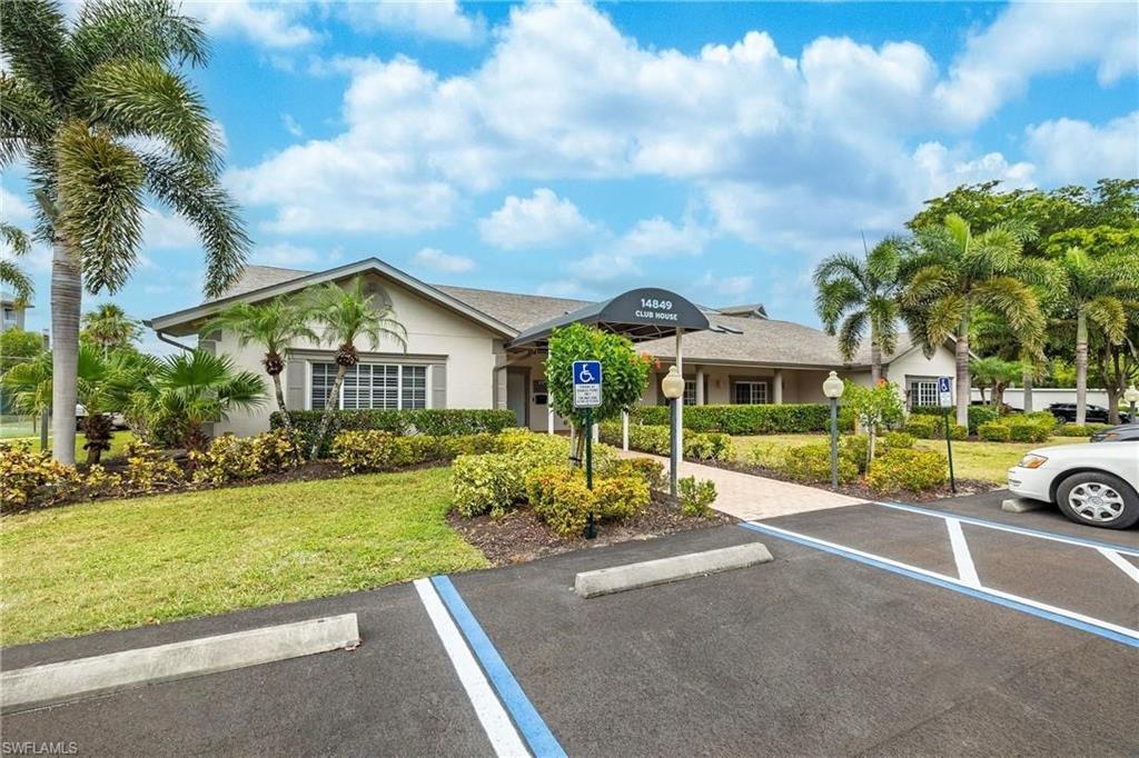 GOLFVIEW GOLF & RACQUET CLUB - Residential