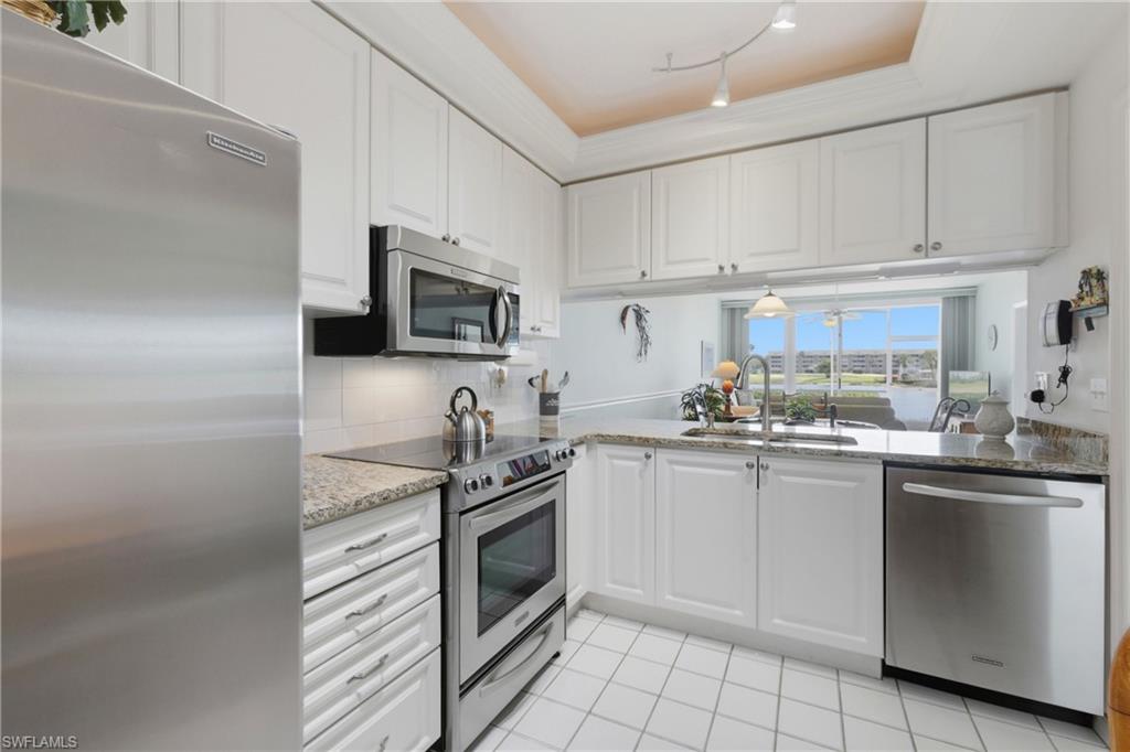 GOLFVIEW GOLF & RACQUET CLUB - Residential