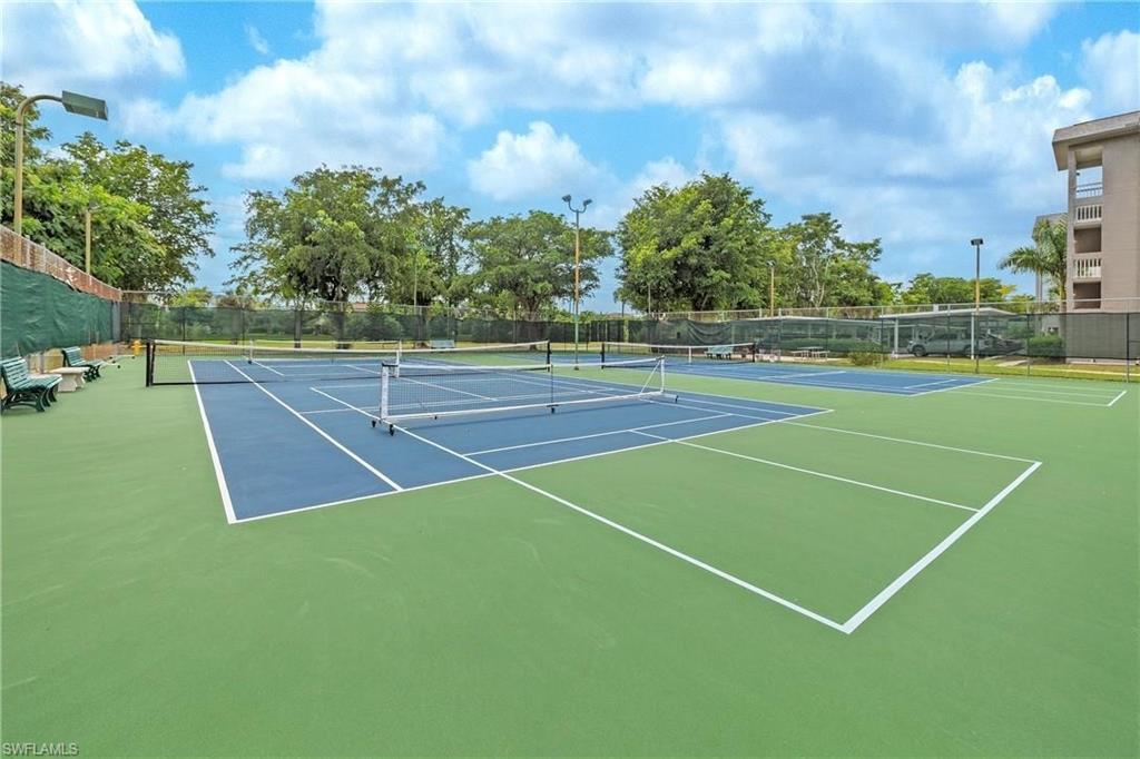 GOLFVIEW GOLF & RACQUET CLUB - Residential