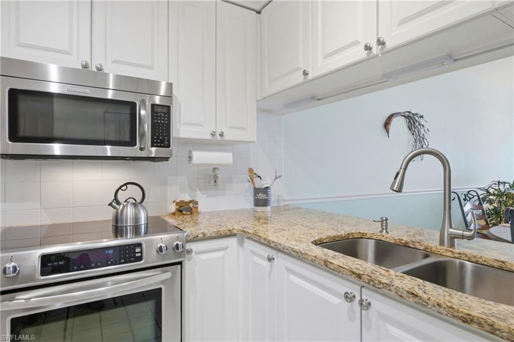 GOLFVIEW GOLF & RACQUET CLUB - Residential