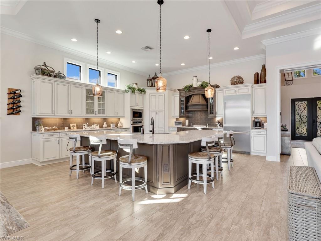 TWIN EAGLES - Residential