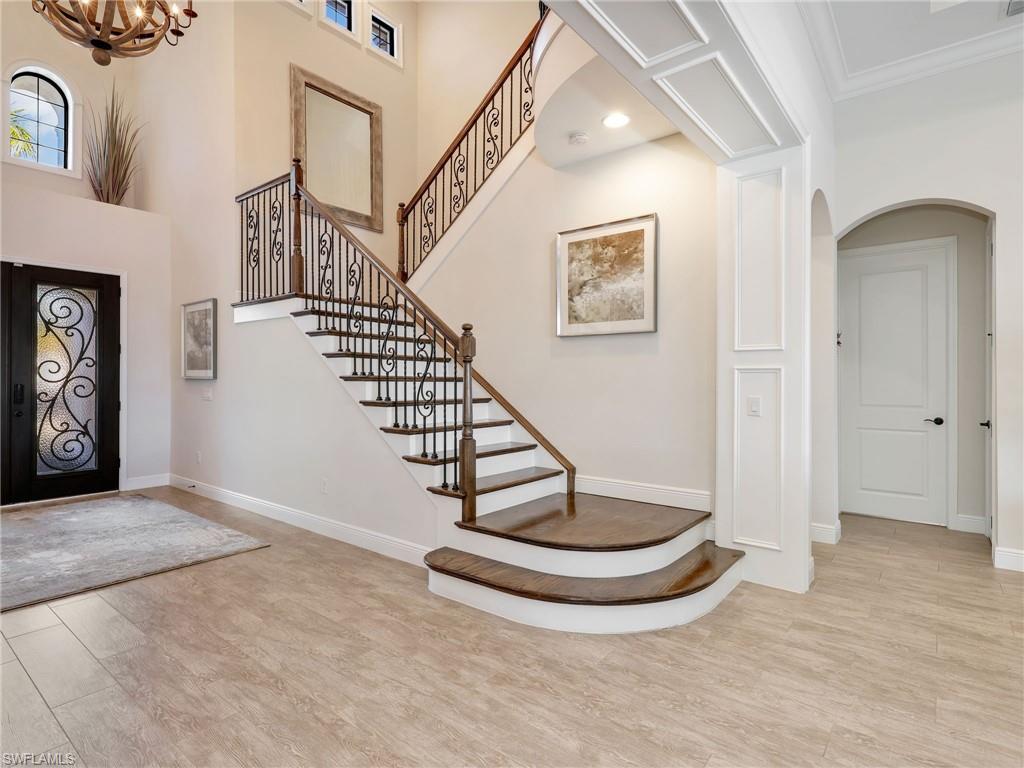 TWIN EAGLES - Residential