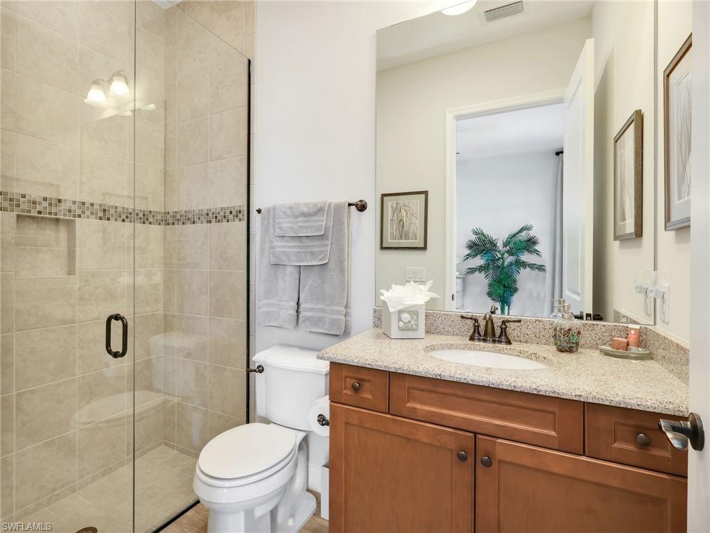 TWIN EAGLES - Residential