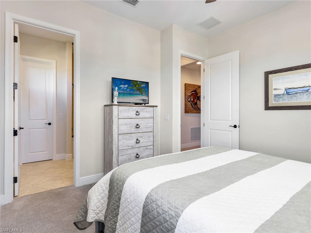 TWIN EAGLES - Residential