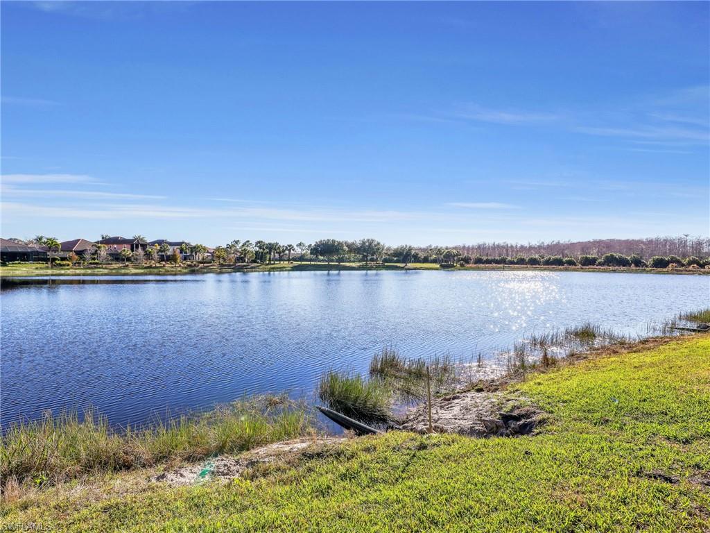 TWIN EAGLES - Residential