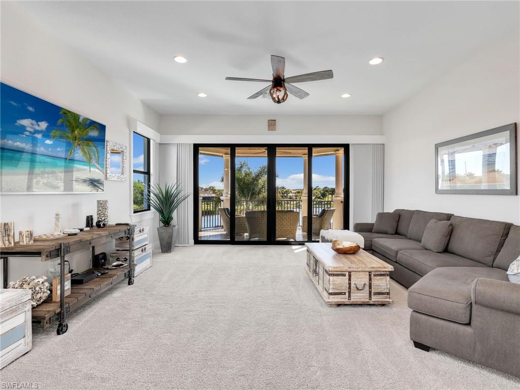 TWIN EAGLES - Residential