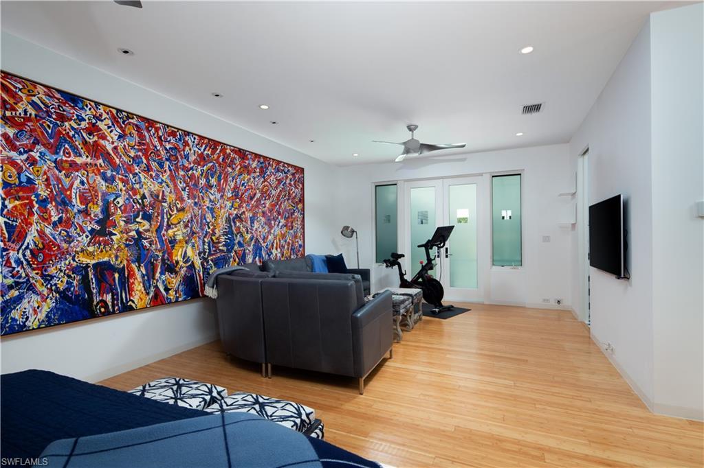 AQUALANE SHORES - Residential