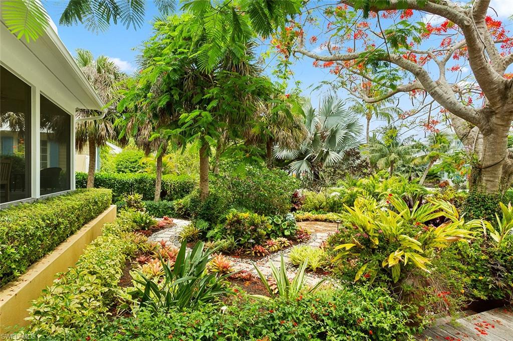 AQUALANE SHORES - Residential