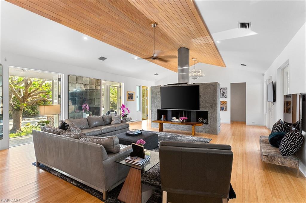 AQUALANE SHORES - Residential