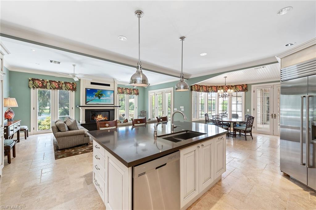 BAY COLONY SHORES - Residential