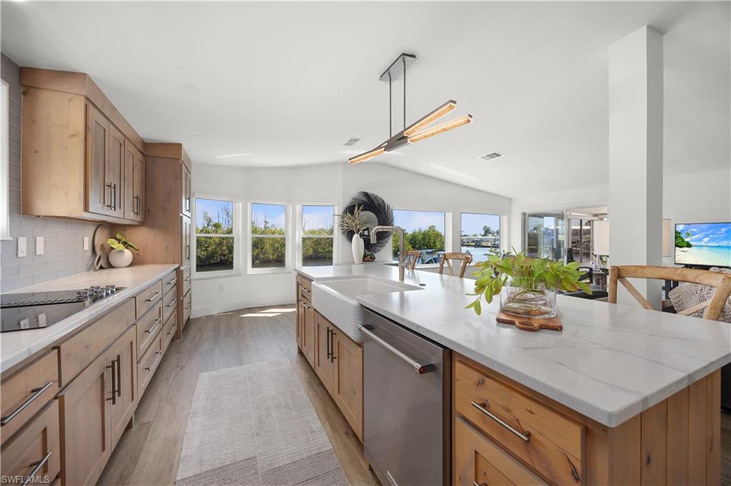 BAYSIDE ESTATES - Residential