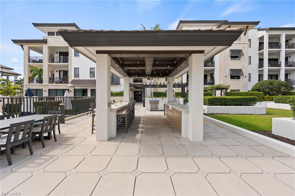 NAPLES SQUARE - Residential