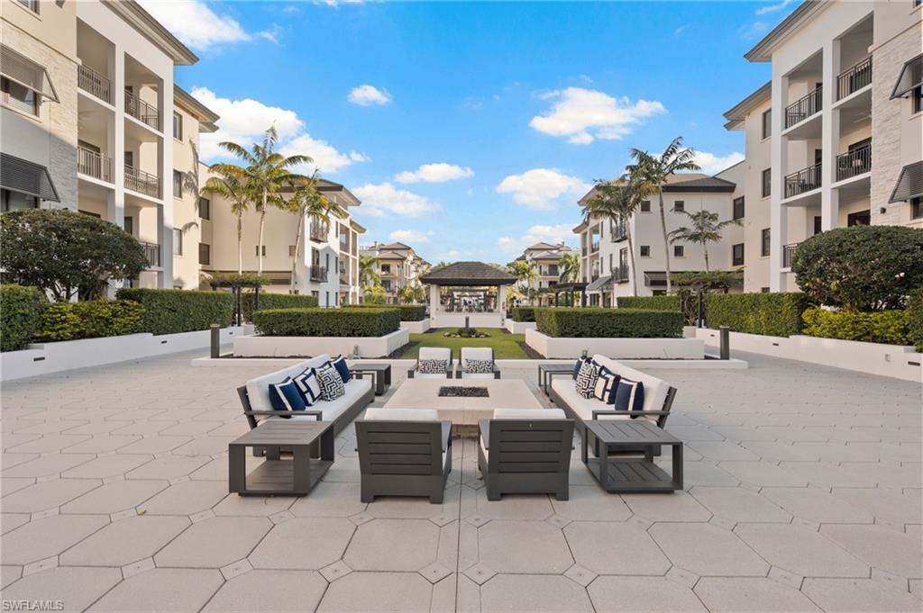 NAPLES SQUARE - Residential
