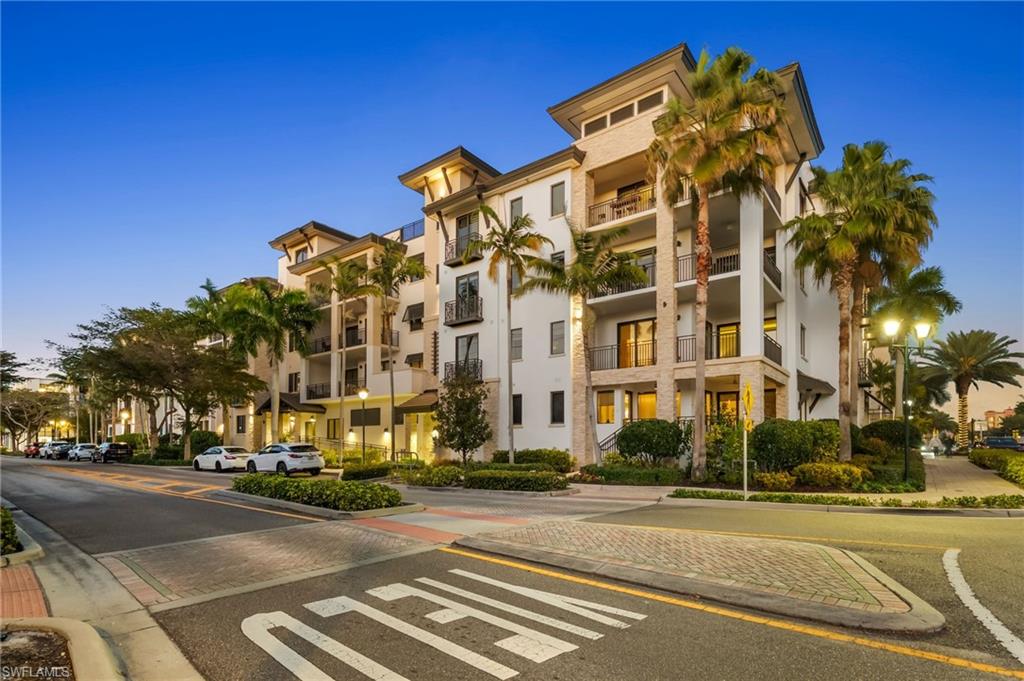 NAPLES SQUARE - Residential