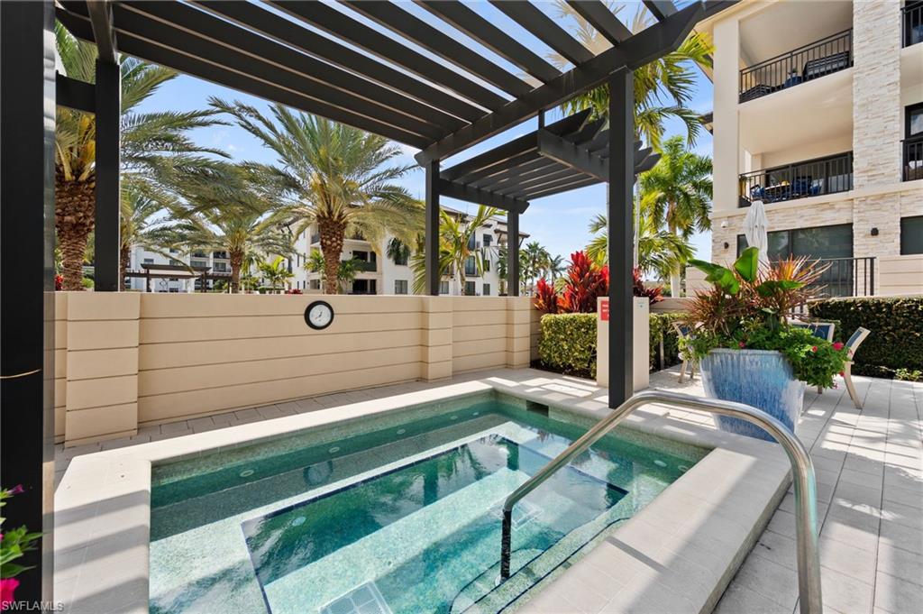 NAPLES SQUARE - Residential