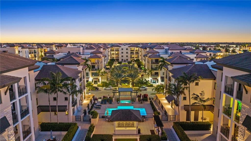 NAPLES SQUARE - Residential