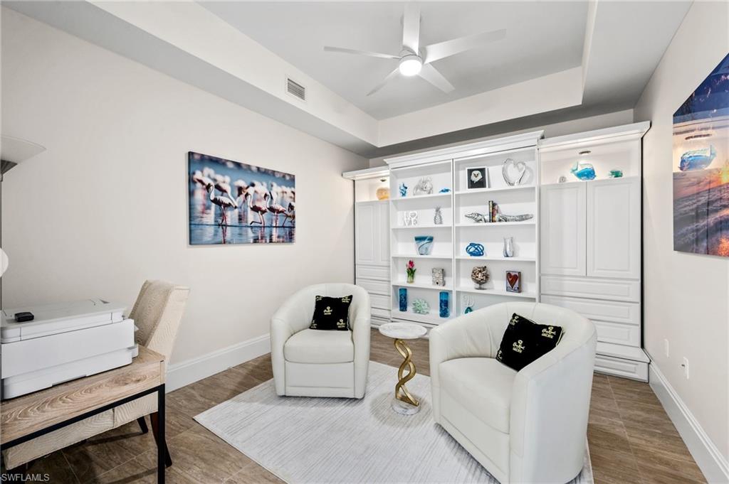 NAPLES SQUARE - Residential